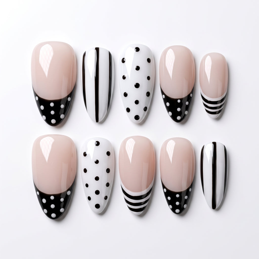 Monochrome Promenade & Mod French