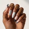 Monochrome Promenade & Mod French