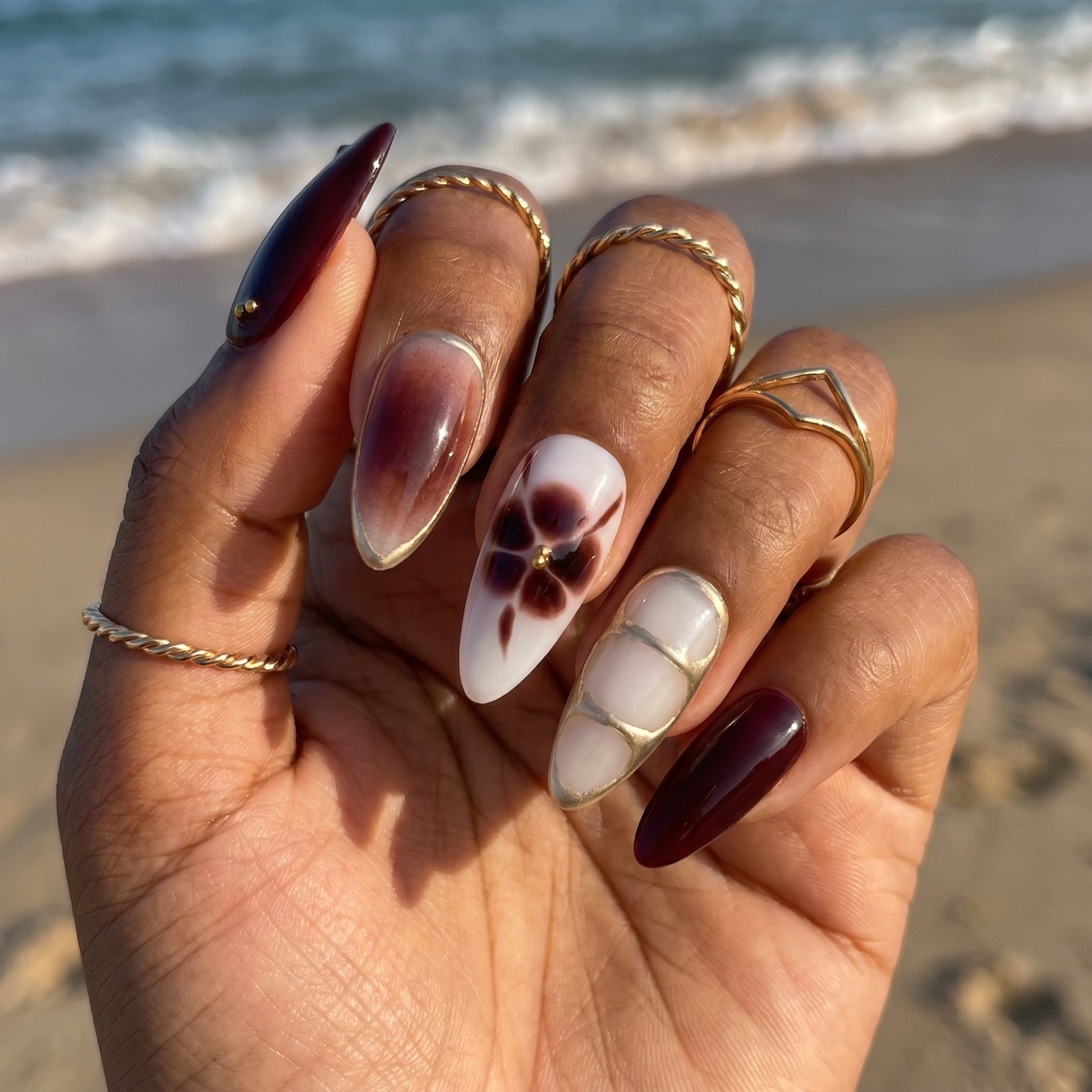 Noir Burgundy Muse