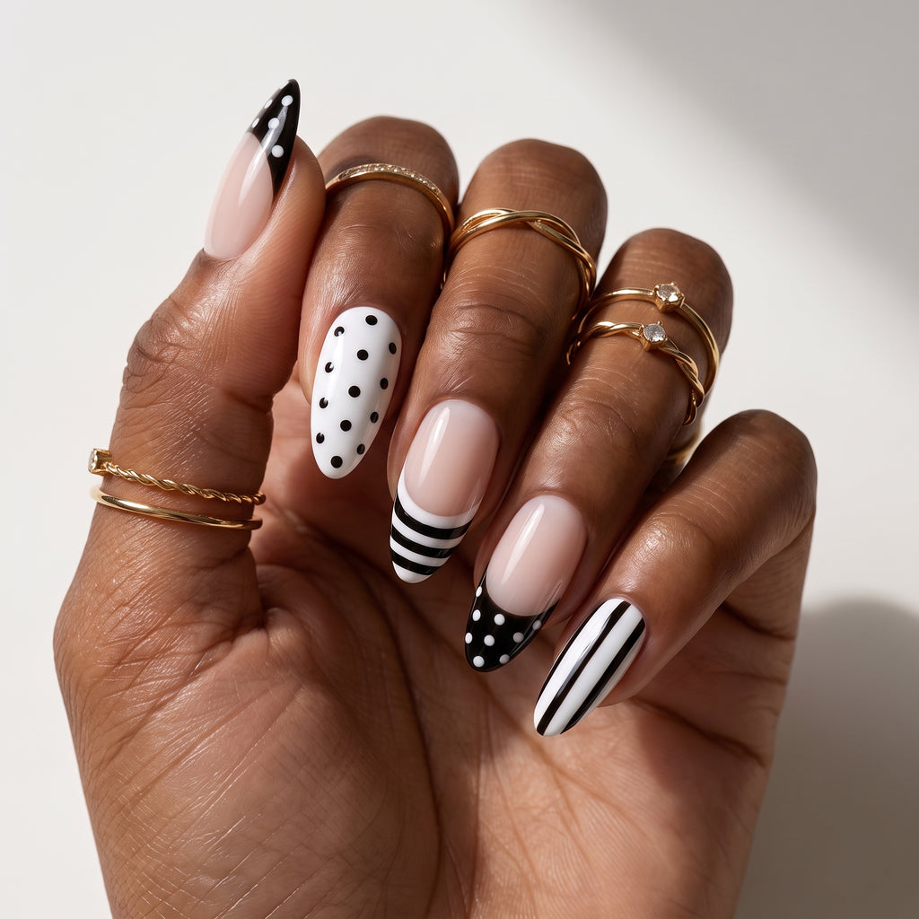 Monochrome Promenade & Mod French